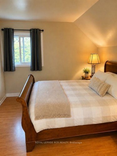 758016 2Nd Line E, Mulmur, ON - Indoor Photo Showing Bedroom