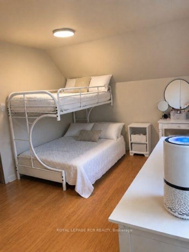 758016 2Nd Line E, Mulmur, ON - Indoor Photo Showing Bedroom