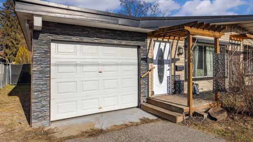 458-460 Keithley Road, Kelowna, BC - Outdoor