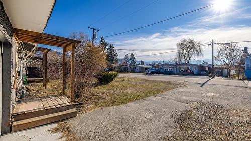 458-460 Keithley Road, Kelowna, BC - Outdoor