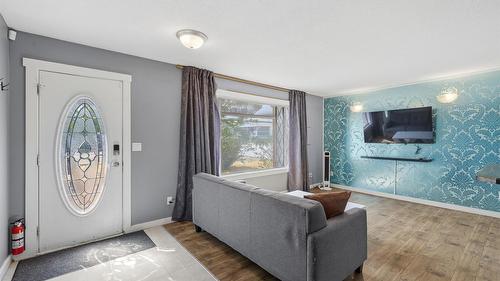 458-460 Keithley Road, Kelowna, BC - Indoor