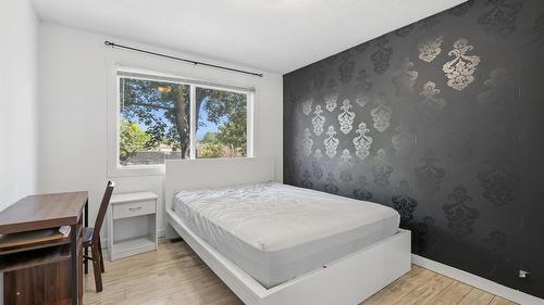 458-460 Keithley Road, Kelowna, BC - Indoor Photo Showing Bedroom