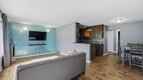 458-460 Keithley Road, Kelowna, BC - Indoor