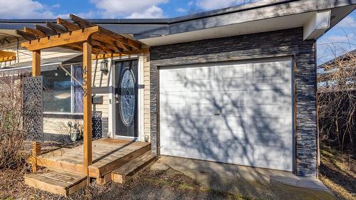 458-460 Keithley Road, Kelowna, BC - Outdoor