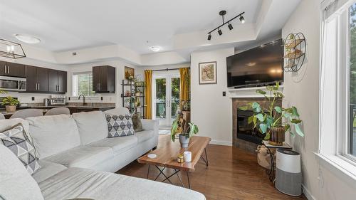 108-1957 Kane Road, Kelowna, BC - Indoor Photo Showing Living Room