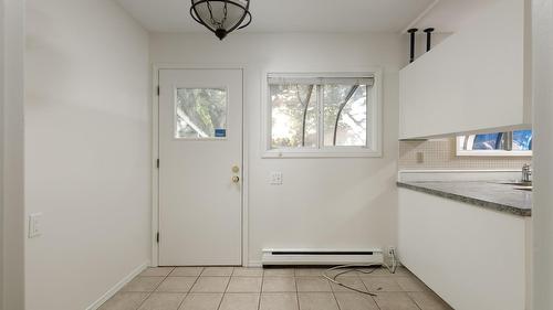 1441 Springfield Road, Kelowna, BC - Indoor Photo Showing Other Room