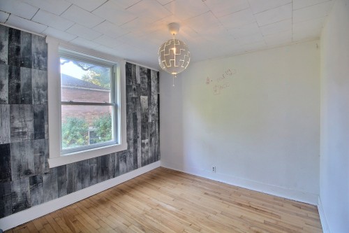 Chambre à coucher - 86 Rue Albert, Windsor, QC - Indoor Photo Showing Other Room