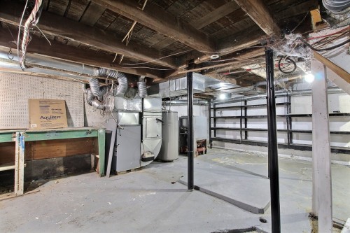 Sous-sol - 86 Rue Albert, Windsor, QC - Indoor Photo Showing Basement