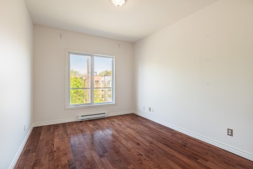 Master Bedroom - 8-2381 Rue Knox, Montréal (Le Sud-Ouest), QC - Indoor Photo Showing Other Room