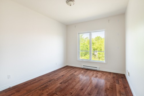 Master Bedroom - 8-2381 Rue Knox, Montréal (Le Sud-Ouest), QC - Indoor Photo Showing Other Room