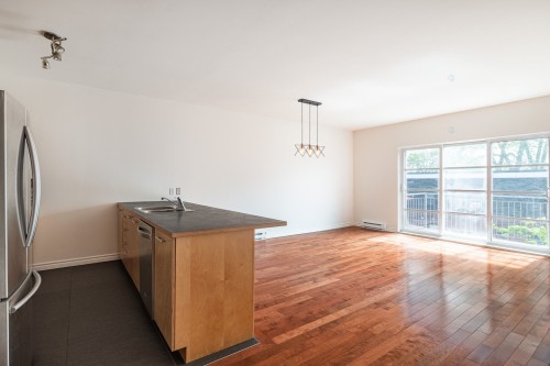 Kitchen - 8-2381 Rue Knox, Montréal (Le Sud-Ouest), QC - Indoor Photo Showing Other Room