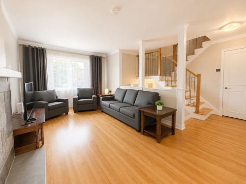Salon - 119 Av. Pendennis, Pointe-Claire, QC - Indoor Photo Showing Living Room