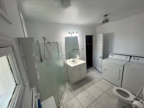 Salle de bains - 6030 Rue De La Roche, Montréal (Rosemont/La Petite-Patrie), QC - Indoor Photo Showing Laundry Room