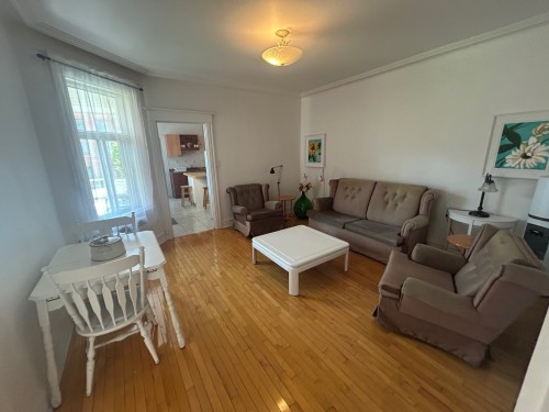 Salon - 6030 Rue De La Roche, Montréal (Rosemont/La Petite-Patrie), QC - Indoor Photo Showing Living Room