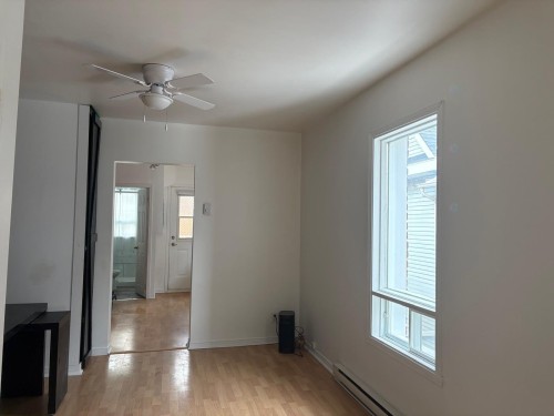 Salon - 2-454 Rue Mercier, Saint-Jean-Sur-Richelieu, QC - Indoor Photo Showing Other Room