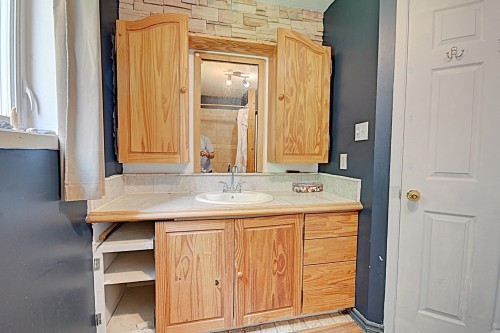 Salle de bains - 4 Rue St-Charles, Sainte-Brigitte-De-Laval, QC - Indoor Photo Showing Bathroom