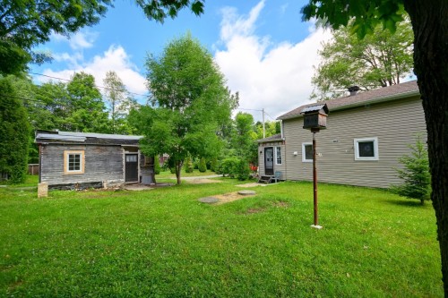 Cour - 4 Rue St-Charles, Sainte-Brigitte-De-Laval, QC - Outdoor