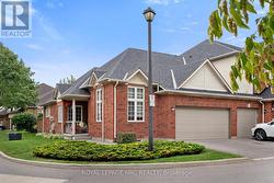 77 - 100 BEDDOE DRIVE  Hamilton (Chedoke Park), ON L8P 4Z2