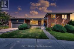 88 PECKHAM AVENUE  Toronto, ON M2R 2V5