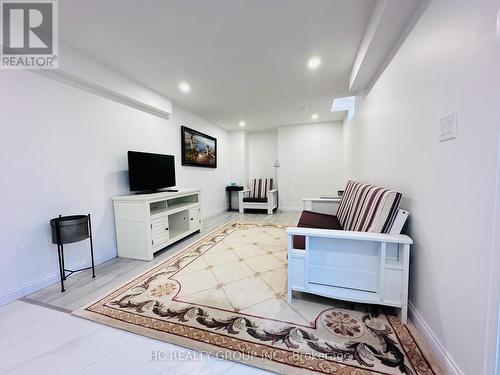 BSMT APT B - 68 MARBROOK STREET , Richmond Hill, Ontario L4C 0Y8 3