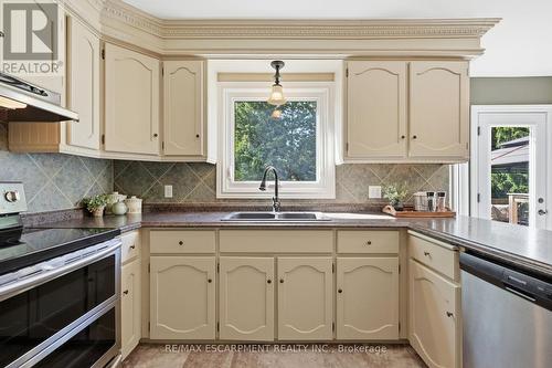 1 Meander Close, Hamilton, ON - Indoor Photo Showing Kitchen With Double Sink