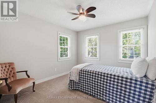 1 Meander Close, Hamilton, ON - Indoor Photo Showing Bedroom