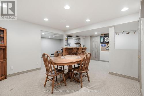 1 Meander Close, Hamilton, ON - Indoor Photo Showing Dining Room