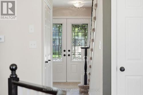 1 Meander Close, Hamilton, ON - Indoor Photo Showing Other Room