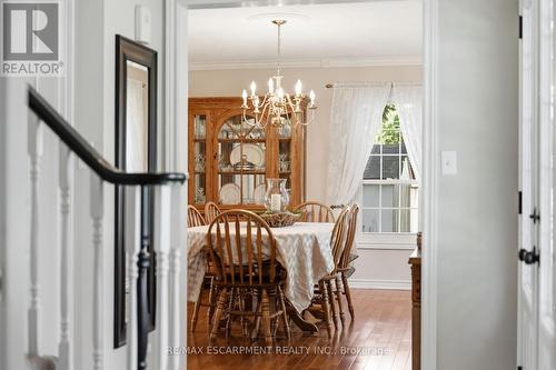 1 Meander Close, Hamilton, ON - Indoor Photo Showing Dining Room