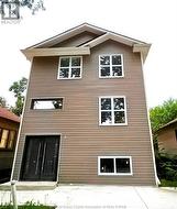 411 CLINTON STREET Windsor, ON N8X 1A7
