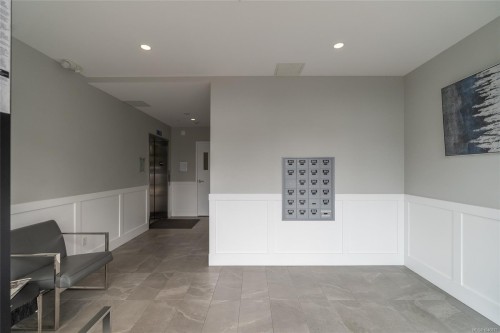 #302-2526 Bevan Ave, Sidney, BC - Indoor Photo Showing Other Room