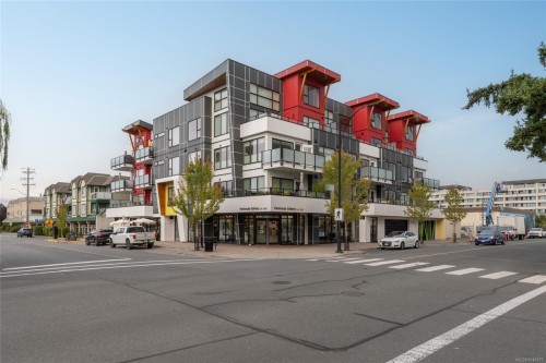 #302-2526 Bevan Ave, Sidney, BC - Outdoor