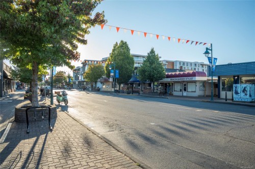 #302-2526 Bevan Ave, Sidney, BC - Outdoor