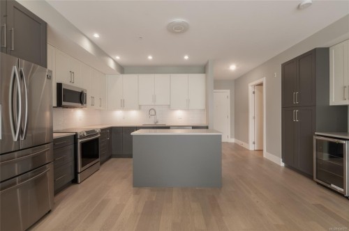 #302-2526 Bevan Ave, Sidney, BC - Indoor Photo Showing Kitchen With Stainless Steel Kitchen With Upgraded Kitchen