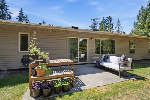 95 Mccoll Rd, Bowser, BC 