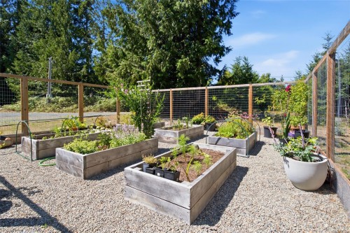 95 Mccoll Rd, Bowser, BC 