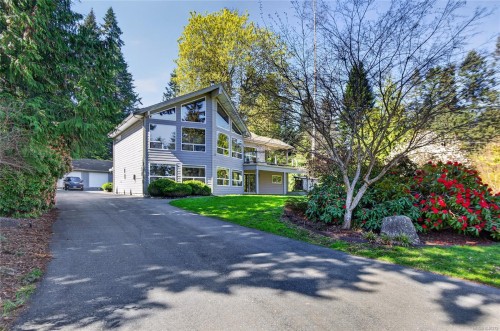 4594 Maple Guard Dr, Bowser, BC 