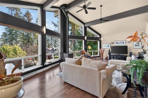 4594 Maple Guard Dr, Bowser, BC 