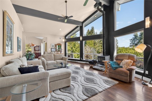 4594 Maple Guard Dr, Bowser, BC 