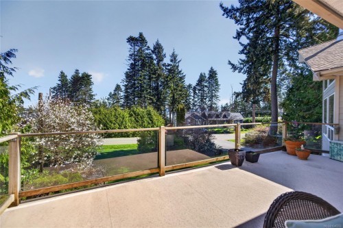 4594 Maple Guard Dr, Bowser, BC 
