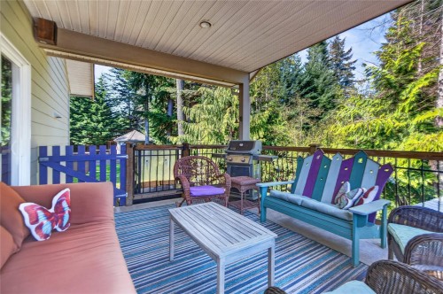 4594 Maple Guard Dr, Bowser, BC 