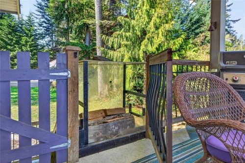 4594 Maple Guard Dr, Bowser, BC 