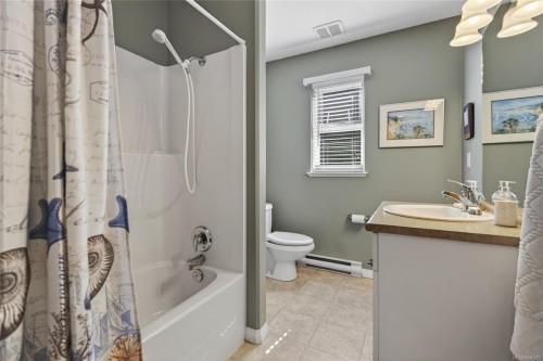 4594 Maple Guard Dr, Bowser, BC 