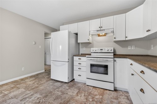 4594 Maple Guard Dr, Bowser, BC 