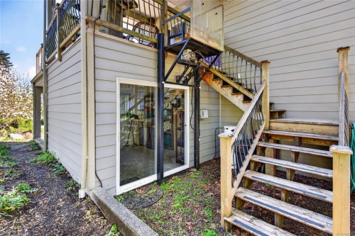 4594 Maple Guard Dr, Bowser, BC 