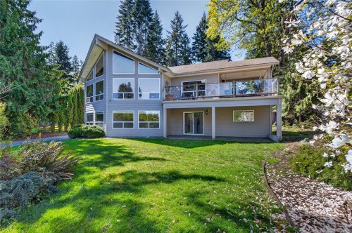 4594 Maple Guard Dr, Bowser, BC 