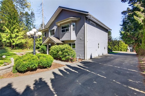 4594 Maple Guard Dr, Bowser, BC 