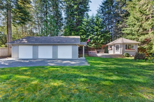 4594 Maple Guard Dr, Bowser, BC 