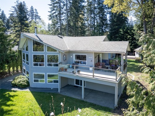 4594 Maple Guard Dr, Bowser, BC 