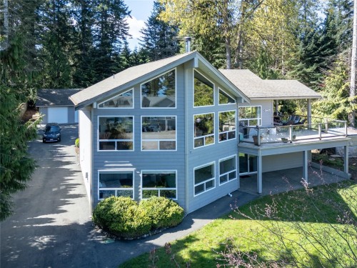4594 Maple Guard Dr, Bowser, BC 